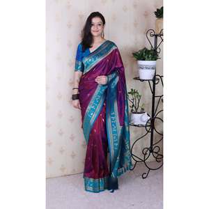 Sari Tradicional de Seda Suave Morada con Bordado Zari y Arte Warli para Mujer - Product Image 6
