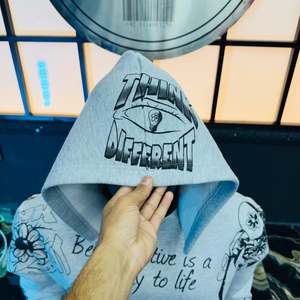 Sudadera con capucha unisex de streetwear, extragrande, de algodón 100% de alto gramaje, estilo vintage, con cremallera, efecto desgastado y lavado ácido - Product Image 4