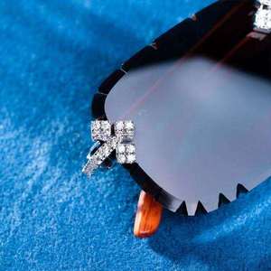 Lunettes de soleil œil de chat pour femmes, monture complète, style punk, accents en strass, protection UV400, mode adulte - Product Image 2