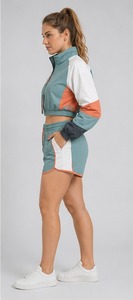 Ensemble coupe-vent décontracté pour femme, veste et short légers et confortables, tenue de sport élégante et résistante 2-en-1 - Product Image 3