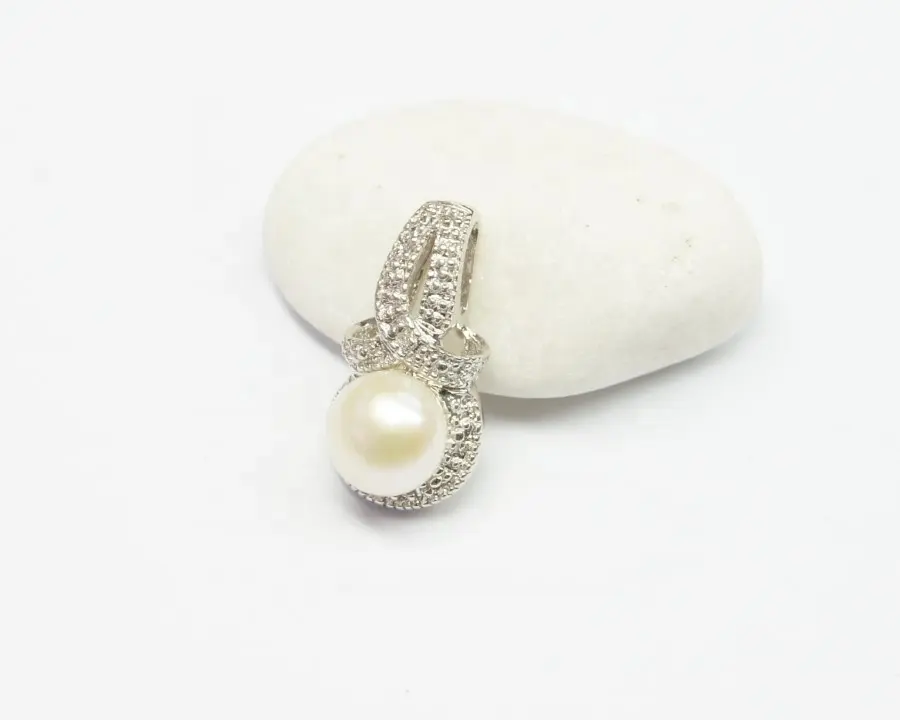 Factory Wholesale 925 Sterling Silver Freshwater Button Pearl with Diamond Pendant