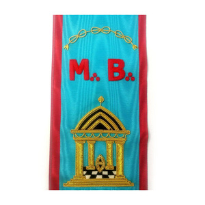 Écharpe de cérémonie maçonnique du Rite écossais brodée à la main, en moiré bleu avec broderie en fil d'or et passepoil rouge - Product Image 6