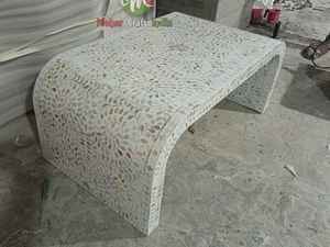 Mesa de Centro Hecha a Mano con Madreperla |   Decoración de Lujo con Incrustaciones Florales - Product Image 2