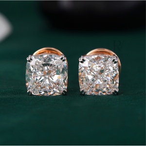 Boucles d'oreilles clous en diamant de laboratoire taille coussin 8,12 carats en or rose 14K, clarté VVS1, avec options or blanc, or jaune et or 10K - Product Image 1