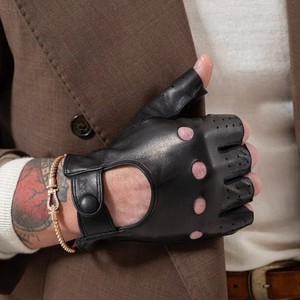 ถุงมือขับรถหนังกลับนิ่มแบบมีรูระบายอากาศ สีดำล้วน สำหรับผู้ชาย - Product Image 3