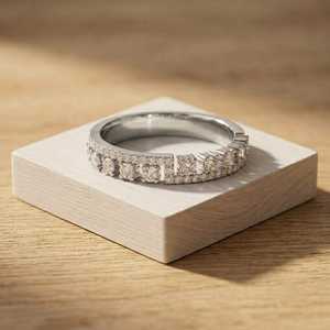 Bague de fiançailles demi-éternité en or massif 10K 14K 18K avec diamant de laboratoire taille brillant rond de 0,48 carat, couleur DEF, clarté VS VVS - Product Image 3