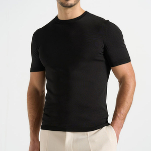 T-shirt à manches courtes en tricot noir pour homme, col rond, coupe classique, couleur unie, décontracté - Product Image 4