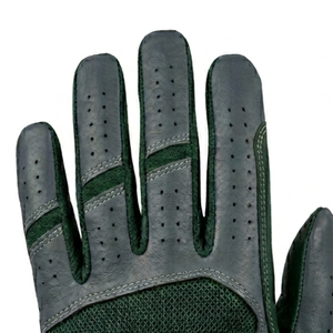 Gant de golf confortable avec ajustement précis, surface de préhension renforcée et panneaux respirants pour des séances de golf prolongées - Product Image 4