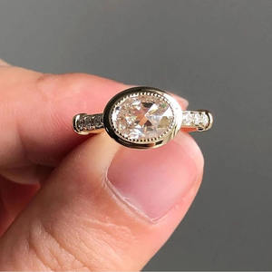 Anillo de Moissanita Ovalada con Corte Rosa, Incolora, Engastado en Plata de Ley 925, Anillo de Compromiso y Boda Minimalista con Detalles de Pavé y Milgrain - Product Image 2