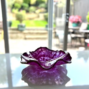 Petit bol violet fait main en résine époxy, design géode, bol de service, cadeau de déménagement, décoration intérieure - Product Image 5