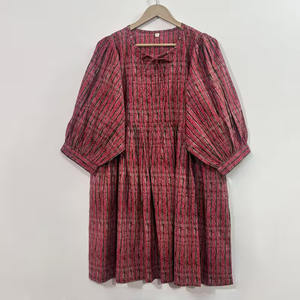 Chemise à col en V en coton 100% naturel, imprimé floral fait main, écologique, manches 3/4, ourlet à volants en dentelle, lavable, infroissable - Product Image 1