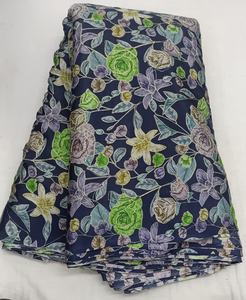 Tela Premium 100% Poliéster Bordada de Secado Rápido, Ecológica, de Alto Gramaje (80 GSM), 43/44 Pulgadas de Ancho, para Blazers/Trajes de Mujer - Product Image 3