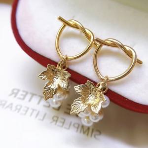 Pendientes Colgantes de Plata S925 Populares con 3-4 Perlas de Agua Dulce con Diseño en Forma de Uva, Agujas para Orejas, Accesorio Elegante y Moderno - Product Image 3