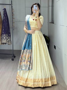 Lehenga Choli en soie Paithani bleue de qualité supérieure pour femmes, avec dupatta de créateur, idéal pour les mariages, disponible au meilleur prix. - Product Image 3