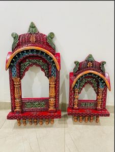 ชุดชั้นวางของติดผนังไม้แกะสลักลายวัด (มณฑีร์) งานฝีมือประณีต 2 ชิ้น พร้อมรายละเอียดตกแต่ง (ดีไซน์อินเดียดั้งเดิม สไตล์วินเทจ ระดับมืออาชีพ) - Product Image 2