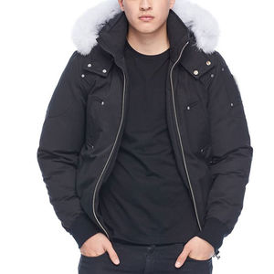Blouson d'hiver matelassé pour homme, coupe bomber, avec grande capuche en fausse fourrure et rembourrage thermique coupe-vent - Product Image 1