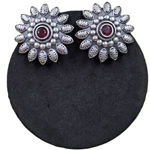 Pendientes de Plata Oxidada Antigua con Bisel de Latón Étnico y Cristal de Rubí de Rajastán, Joyas Artísticas, Regalo para Mujer - Product Image 1