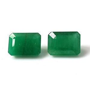 Émeraude naturelle zambienne de 9,10 carats, vert émeraude, pierre précieuse en vrac, taille émeraude, facettée, ensemble de 2 pièces pour la fabrication de bijoux - Product Image 1