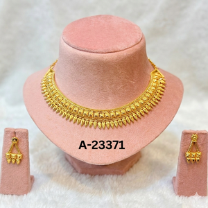 Ensemble collier et boucles d'oreilles de mariée en alliage de zinc plaqué or indien avec zircon, au design élégant - Product Image 4