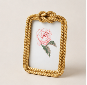 Cadre photo en or style moderne, design nœud torsadé de luxe, en métal et résine, pour décoration de table de mariage et de la maison - Product Image 1