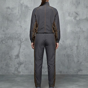Ensemble de survêtement pour femme de qualité supérieure, coupe ajustée, avec sweat à capuche zippé et pantalon de jogging, 100% nylon, avec empiècements color block, tendance - Product Image 3