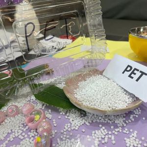 Venta al por mayor en stock: Escamas de PET de alta resistencia al impacto, grado médico, entrega rápida, pedido a granel para moldeo de fibras al mejor precio - Product Image 6