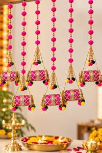 Décorations suspendues artisanales en pompons Dholki pour mariage, Mehendi, fête festive, décoration intérieure et événements indiens - Product Image 6