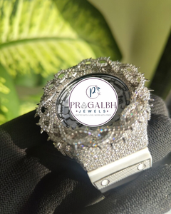 นาฬิกาเพชรหรูหรา ขอบหน้าปัดประดับเพชรแบบ Thorn Bezel ฝังเพชรแบบ Micro Pave โมอิสซาไนต์ สายสแตนเลสและยาง สไตล์ฮิปฮอป - Product Image 2