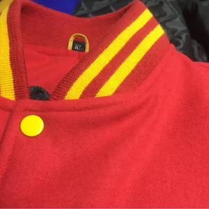 Blouson Bomber Universitaire Personnalisé pour Homme, Style Letterman, Manches en Cuir, Logo Frontal Personnalisable - Product Image 3