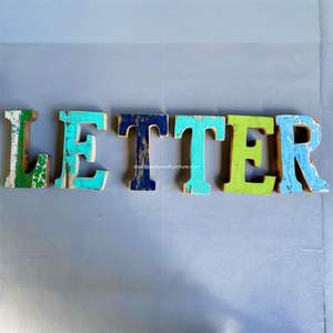 Letras y Números del Alfabeto Hechos a Mano con Madera de Barco Reciclada en Color Natural para Letreros, Decoración del Hogar o Venta al por Mayor para Tiendas - Product Image 1