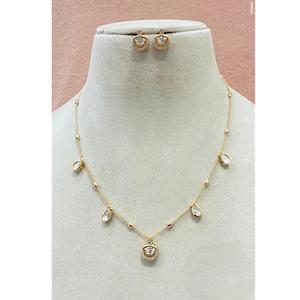 Ensemble collier et boucles d'oreilles en or plaqué or, aspect pierre, véritable Kundan, collection pour femmes, idéal pour les mariages et les fêtes. - Product Image 2