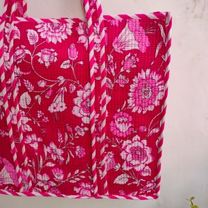 Bolso Tote Acolchado de Algodón con Estampado Floral Indio Hecho a Mano con Cremallera para Mujer, Reutilizable, Ecológico, con Estampado de Bloques, Elegante, Estilo Bohemio, para Llevar al Hombro - Product Image 3