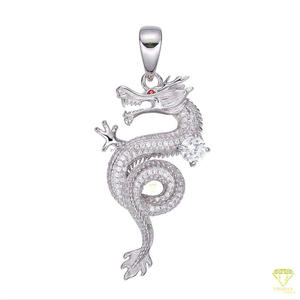Colgante de Dragón Hecho a Mano con Diseño de Diamantes Moissanite VVS - Product Image 3