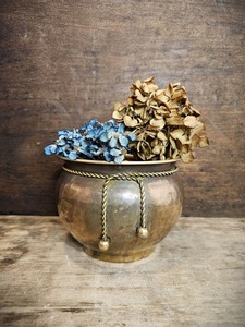 Modern Bronze Handmade Tabletop Vase <b>Red</b> <b>Bow</b> Pink Peonies White Orchids Decorative Flower Arrangement for Housewarming - Product Image 5