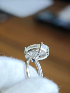 Anillo de Diamante Ovalado de 7 Quilates Cultivado en Laboratorio, Certificado IGI, Claridad VVS2, Oro Blanco de 14K, Anillo de Compromiso Solitario, Joyería de Lujo - Product Image 3