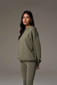 เสื้อสเวตเชิ้ตคอกลมโอเวอร์ไซส์สำหรับผู้หญิง แขนยาว สีพื้น ผ้าถัก คอตตอนใยไผ่ ใส่ได้ในฤดูใบไม้ร่วง ระบายอากาศได้ดี - Product Image 6