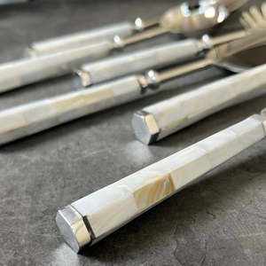 Ensemble de couverts à salade en acier inoxydable au design moderne personnalisé de l'Inde RF Crafts Eco-Friendly avec poignée incrustée de nacre - Product Image 3