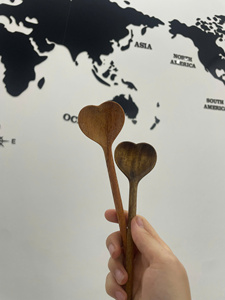 Ensemble de cuillères de cuisine en bois faites à la main pour usage domestique, fournitures de restaurant, boîte cadeau et commandes en gros - Product Image 3