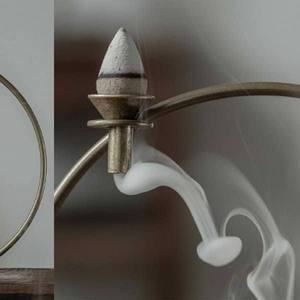 Mabkhara en bois rond artisanal avec couvercle en filigrane métallique orné d'une finition antique pour Oud et résine - Product Image 5