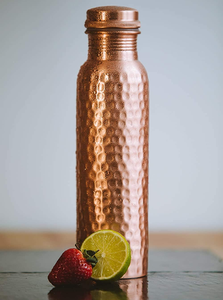 Bouteille d'eau en cuivre, 2 verres, couleur cuivre naturel, bienfaits ayurvédiques, bouteille d'eau en cuivre, prix de gros - Product Image 5