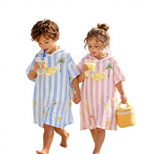 Poncho para Bebé Unisex 100% Algodón Orgánico Personalizable, Suave y Transpirable con Capucha, Diseño Delicado para la Piel - Product Image 1