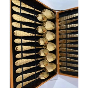 Ensemble de couverts de luxe en acier inoxydable avec manche doré, service de table en métal avec coffret cadeau en bois et cuir, vente en gros de couverts de table - Product Image 3