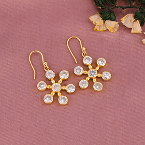 Boucles d'oreilles pendantes en argent sterling 925 plaqué or avec pierre en zircone cubique, design floral, pour femmes, bijoux fins faits à la main - Product Image 3