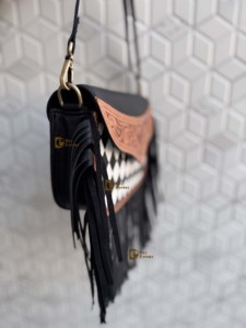 Bolso de mano con flecos para mujer, hecho a mano con cuero tallado, estilo gitano bohemio, patrón a cuadros en blanco y negro, estilo occidental, multiusos. - Product Image 3