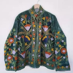 Veste en coton Suzani indienne faite à la main, veste courte brodée à la main, manteau unisexe, veste courte Suzani faite à la main - Product Image 1