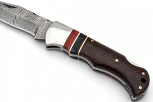 Couteau de poche pliant artisanal en acier Damas de la marque Iron Crown Forge OEM, manche en bois dur multicolore, lame à pointe tombante, 20 cm de longueur totale - Product Image 5