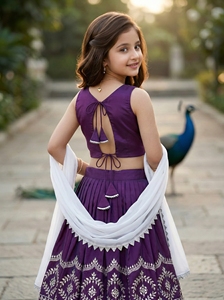 Shoryam mode filles violet taffetas soie Lehenga Choli brodé longueur au sol haut court jupe ensemble vêtements ethniques traditionnels pour - Product Image 3