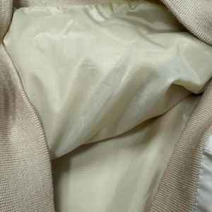 Sudadera con Capucha Unisex Beige, Estilo Casual Deportivo, con Puños Acanalados y Diseño Ligero - Product Image 3