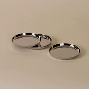 Posavasos Metálico Clásico Hecho a Mano con Grabado Artístico para Protección de Mesa de Comedor y Accesorios de Cocina Elegantes - Product Image 1