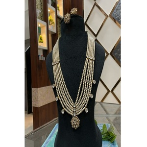 Precioso conjunto de collar Kundan de moissanita chapado en oro de latón de primera calidad para mujer, colección para bodas. - Product Image 1
